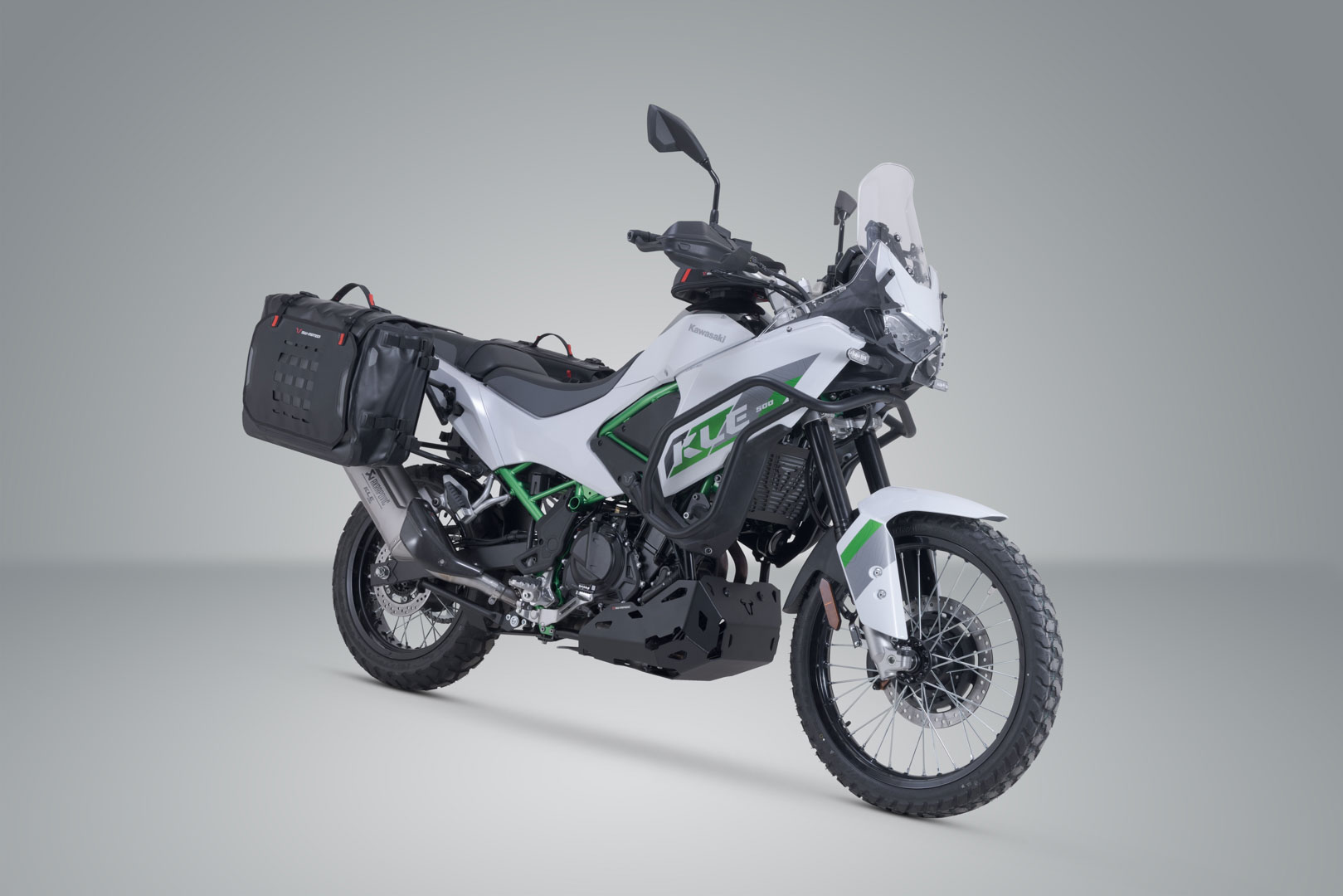 Side view of SW-Motech SysBag WP L/L system for Akrapovic - Kawasaki KLE500 / KLE500 SE (26-).