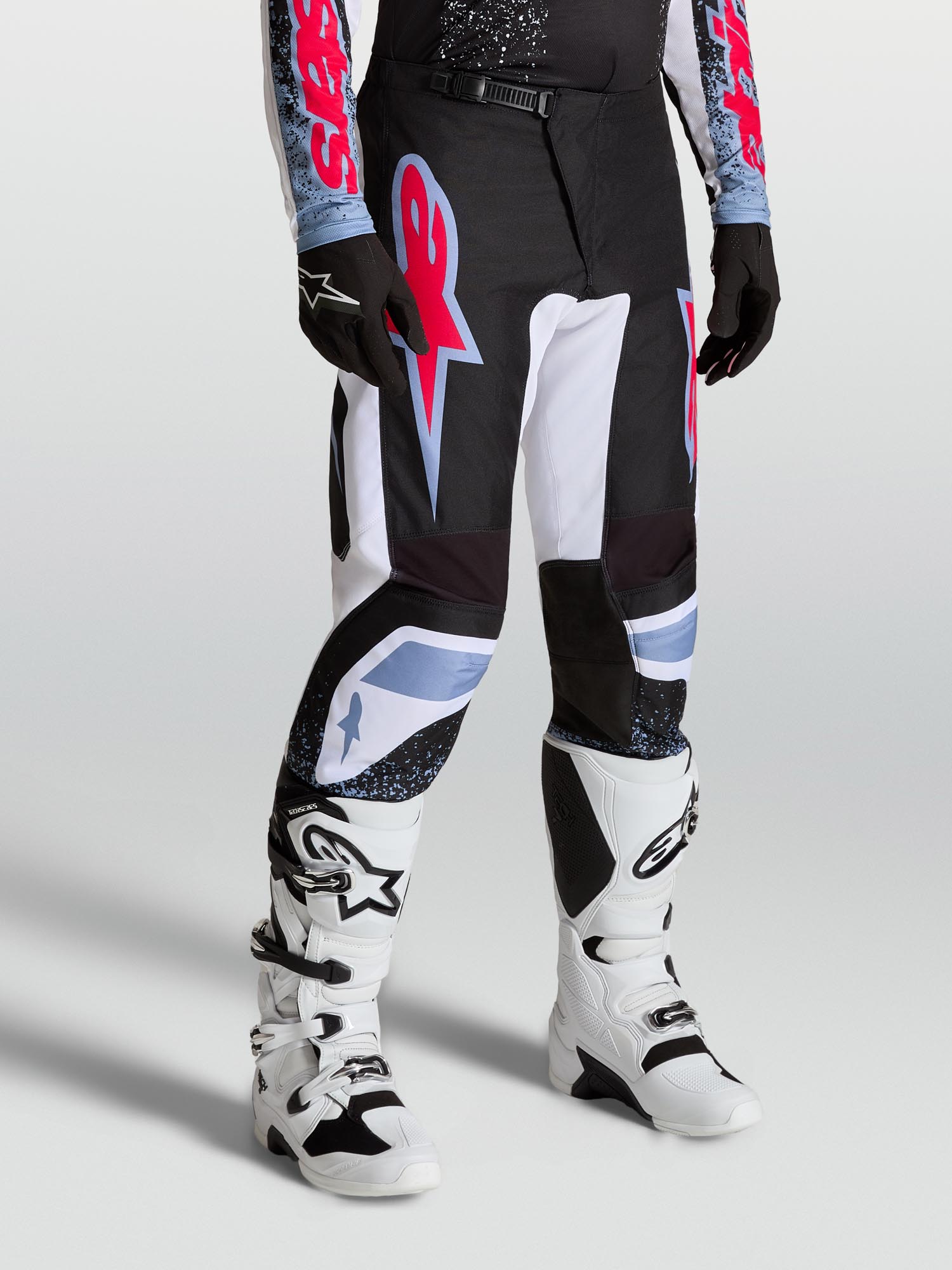 Alpinestars Fluid Drag Motokrosa bikses melns/balts/sarkans/zils 42 4. attēls