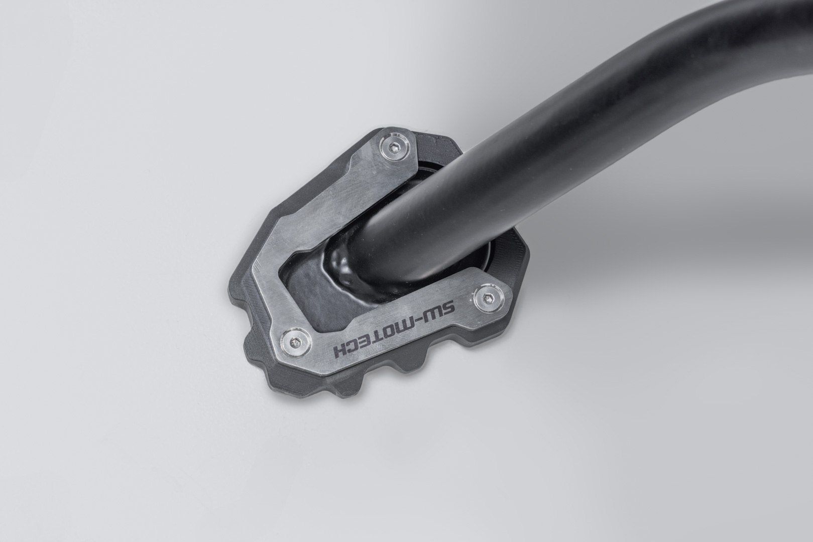 Extensie SW-Motech pentru piciorul lateral - Negru/argintiu. Triumph Tiger Sport 660/800 (24-). Figura 3