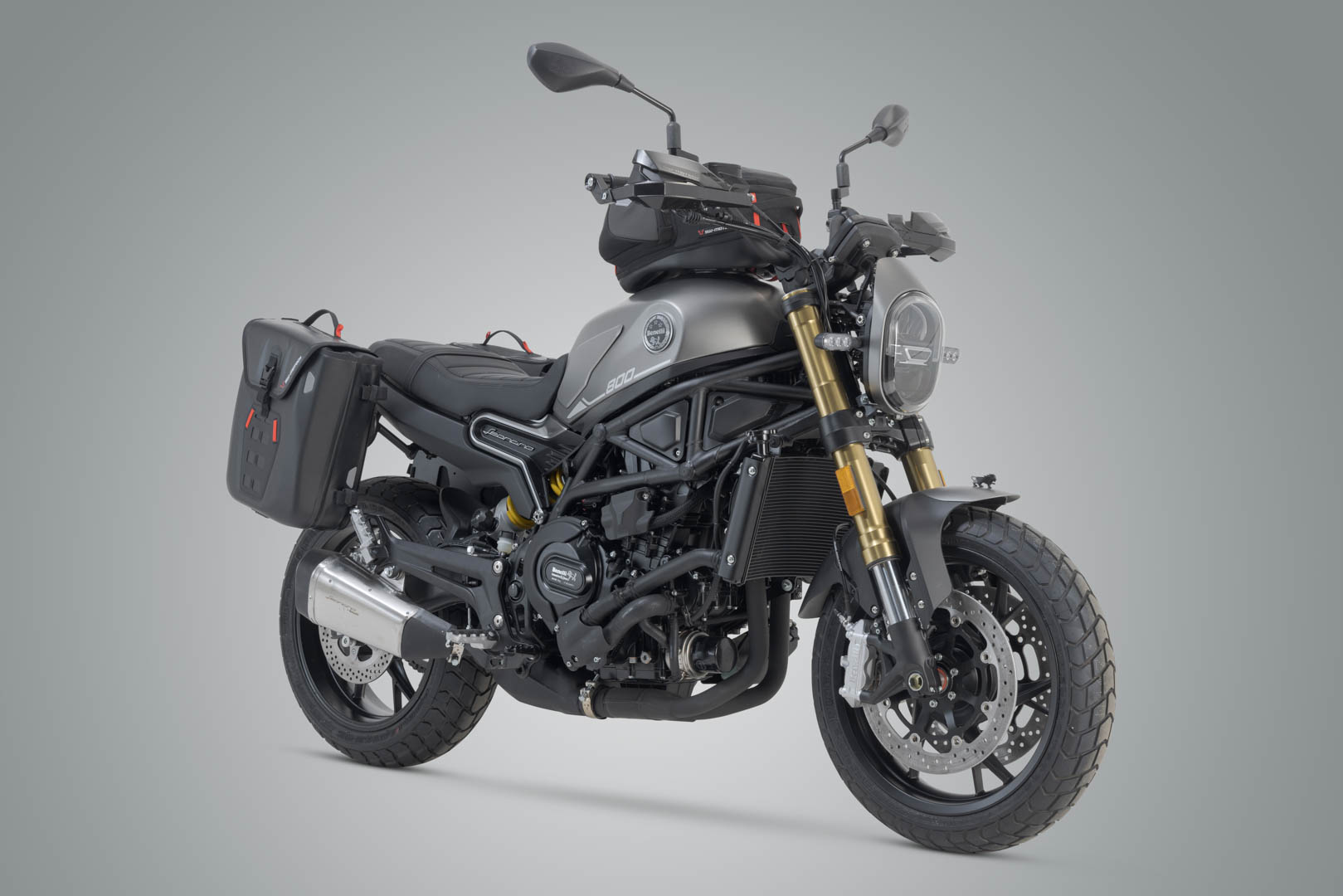 SW-Motech SysBag WP sistem M/M - Benelli Leoncino 800 (21-). Figura 2