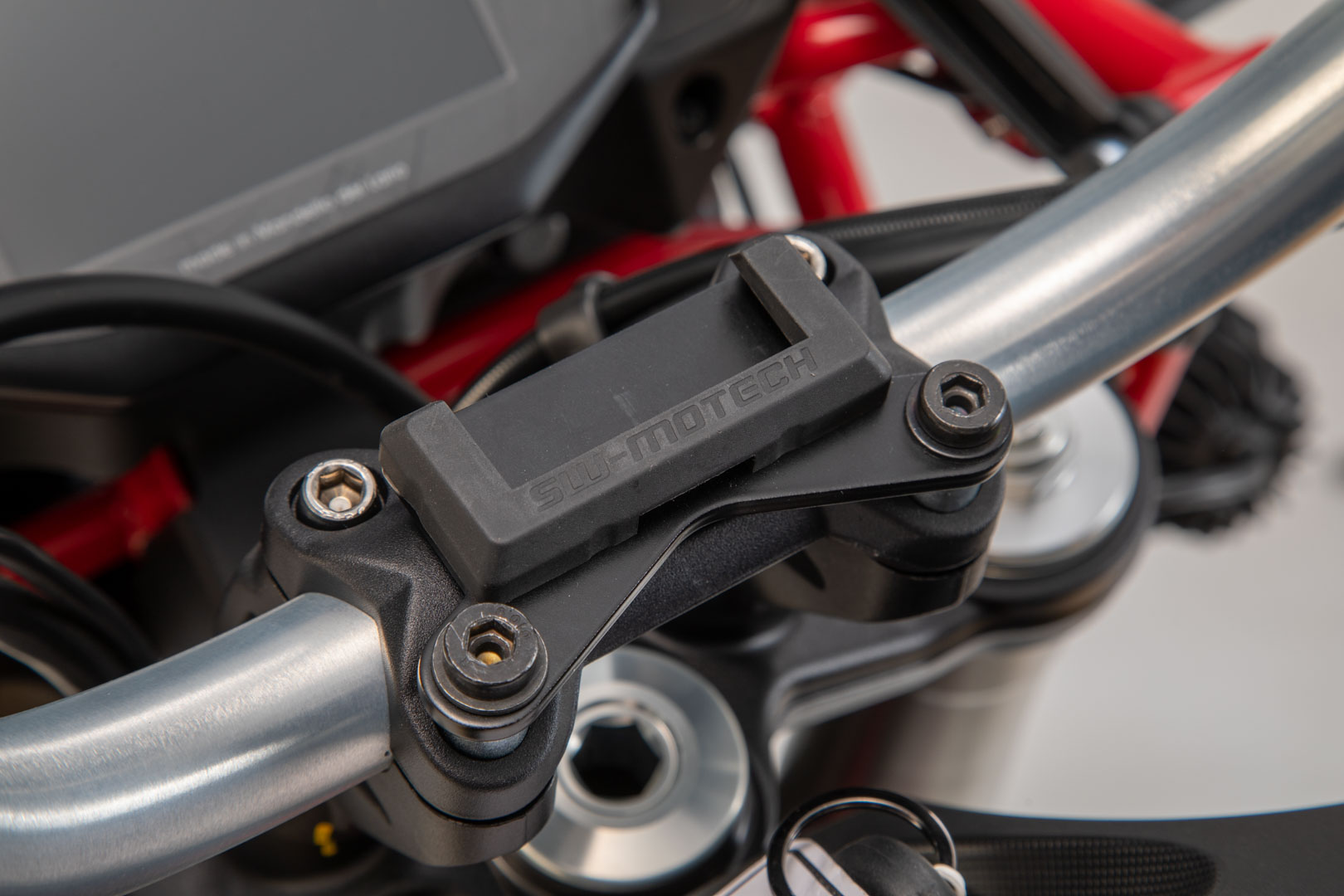 SW-Motech GPS-fäste för styre - Svart. Moto Guzzi V85 TT (19-23). Figur 5