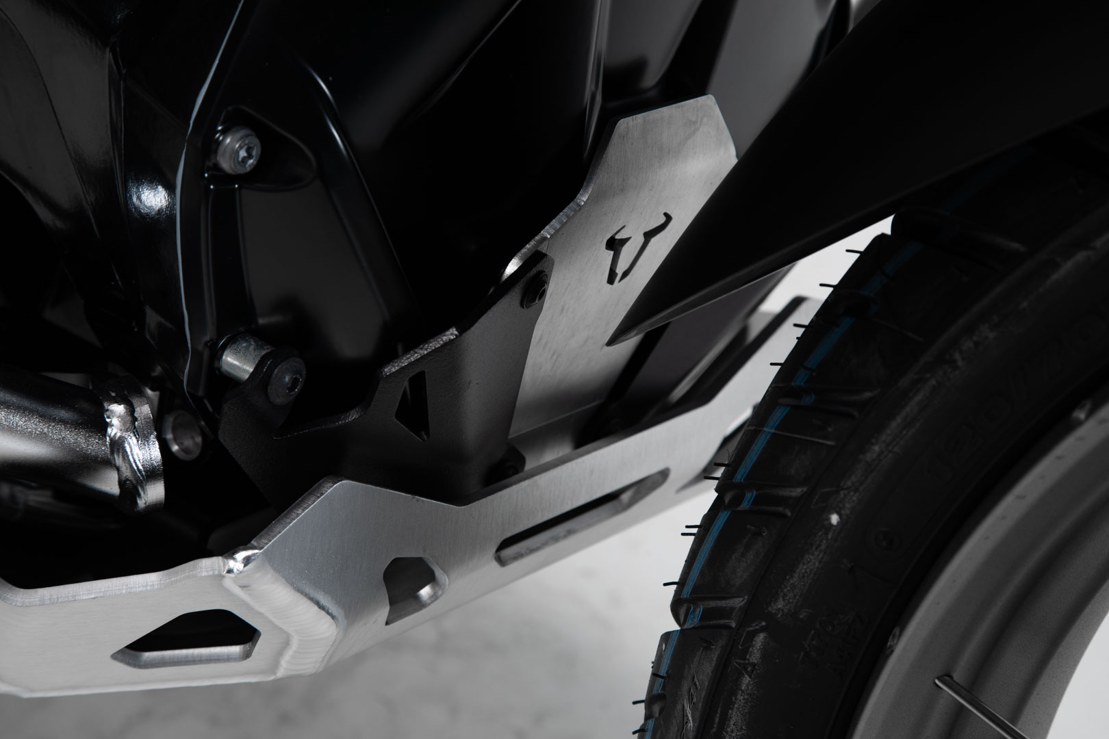 Extensie SW-Motech pentru protecția motorului - Negru/argintiu. BMW R1200 (12-18), R1250 (18-). Figura 3