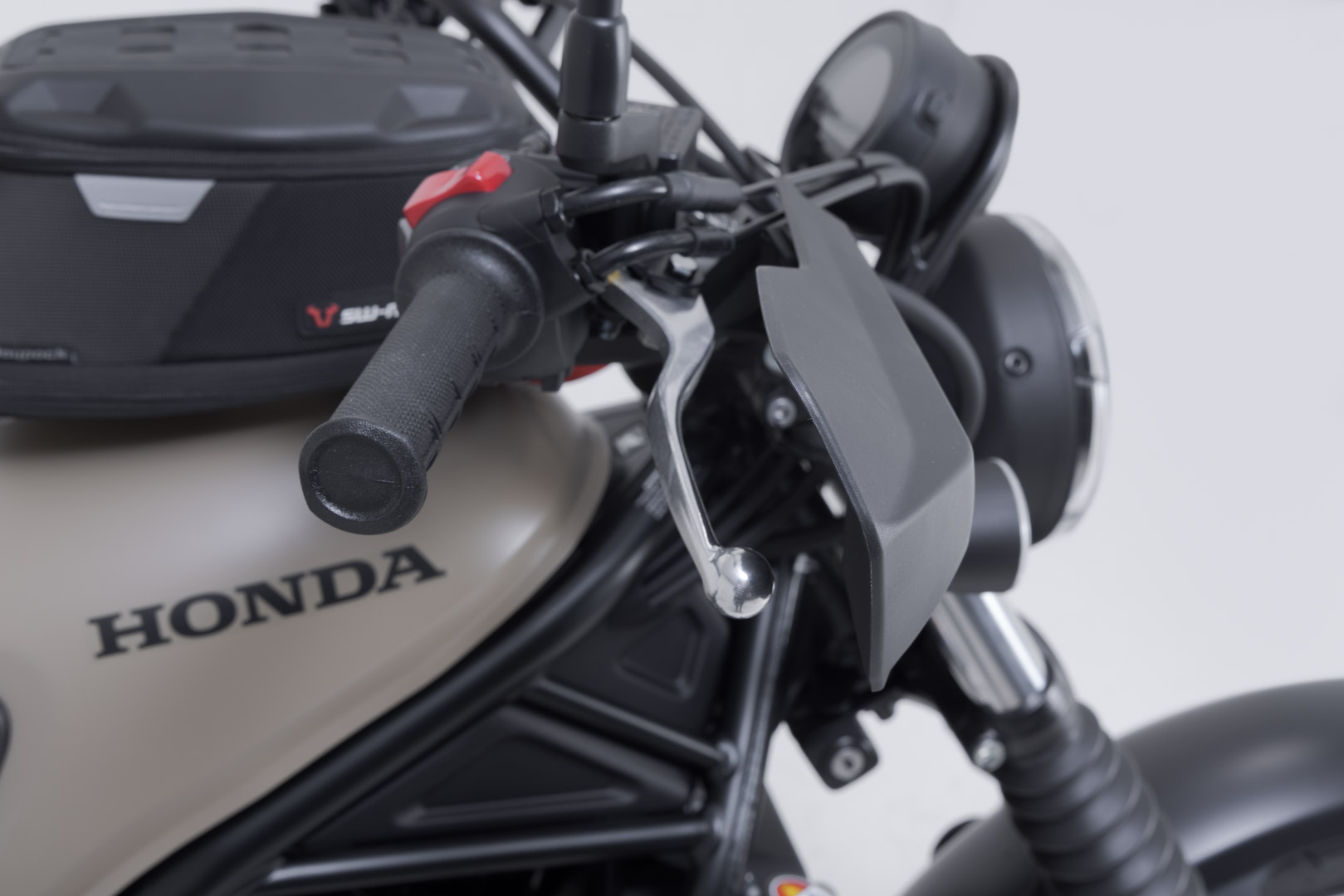 Kit SW-Motech Sport de protecție de mână - Negru. Pentru ghidonuri de 22 mm. Atașare cu un singur punct. Figura 5