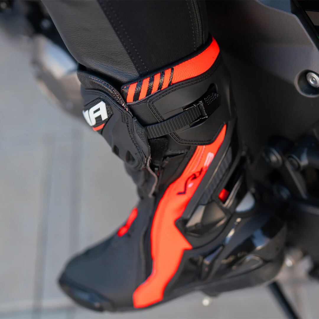 SHIMA VRX-3 perforated Motorcycle Boots black/red/white 44 Figure 8