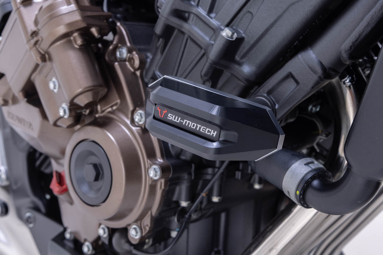 Kit SW-Motech Frame slider - Negru. Honda CB650R ambreiaj E (23-). Figura 1