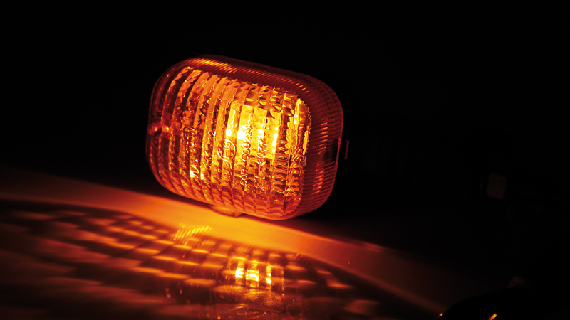 HIGHSIDER Smart Duc-Style Lampa Indikator Kropp Svart / Lins Orange (1st), Fram Vänster & Bak Höger Figur 6