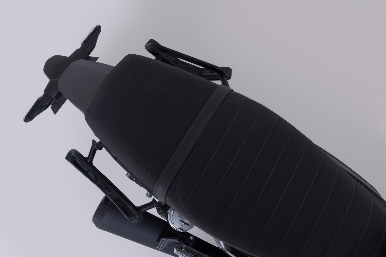 SW-Motech V-LOC Side Carrier høyre – Honda GB350S (24-). Figur 5