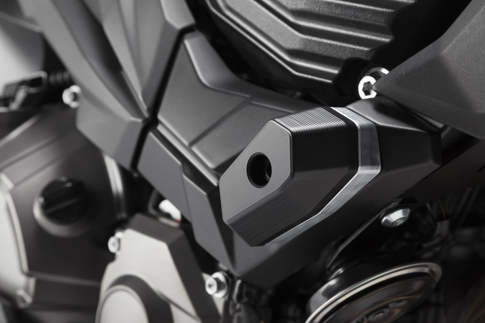 Kit SW-Motech Frame slider - Negru. Kawasaki Z 800 (12-16). Figura 1