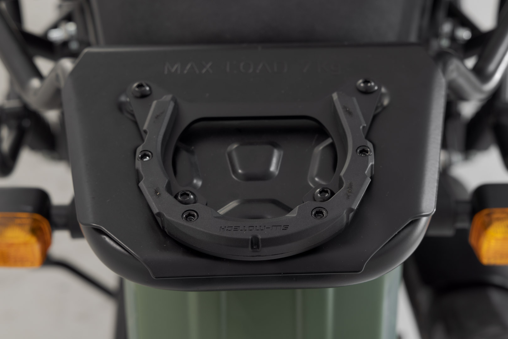 SW-Motech PRO tankring för originalställ - Svart. Royal Enfield Himalayan (21-). Figur 4