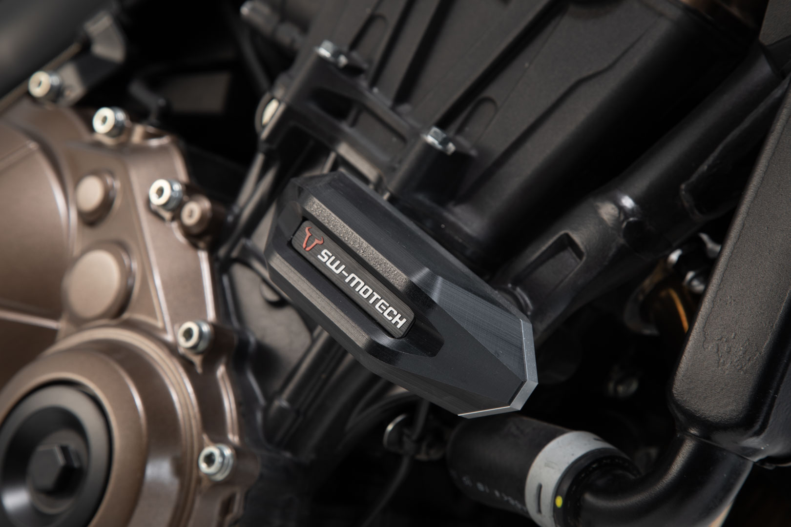 Kit SW-Motech Frame slider - Negru. Honda CB650R (18-23). Figura 2