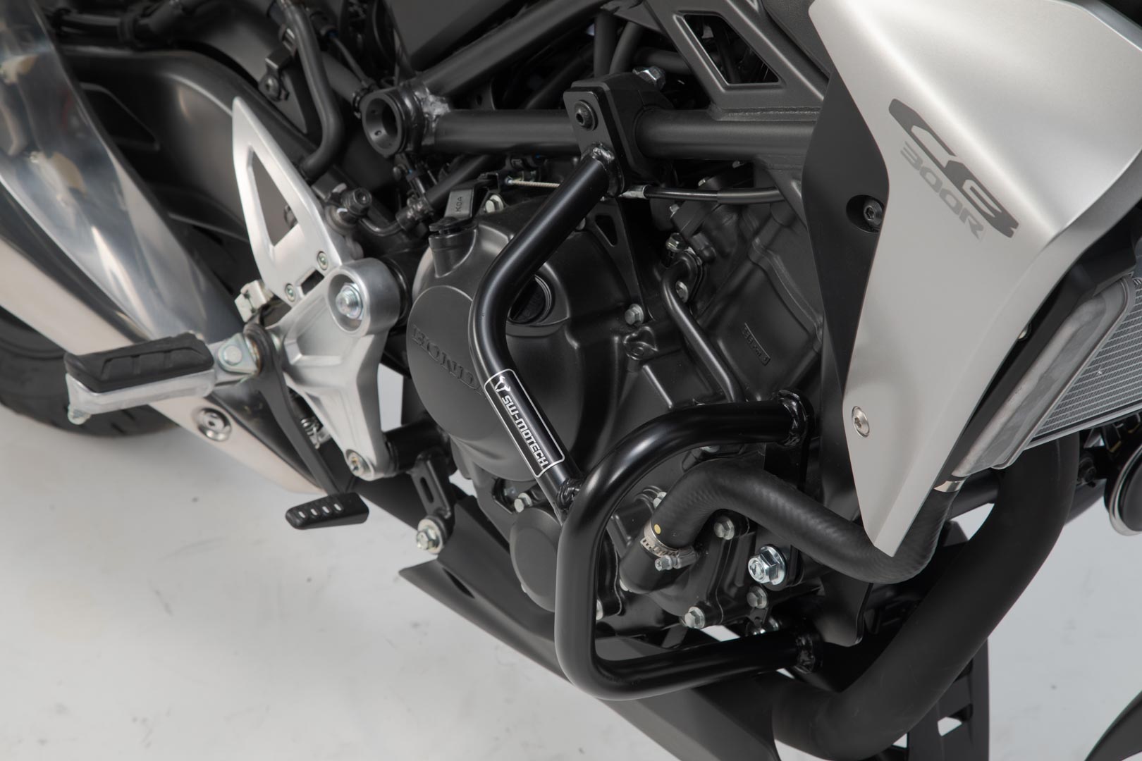 SW-Motech Crash bar - Svart. Honda CB300R (18-). Figur 1