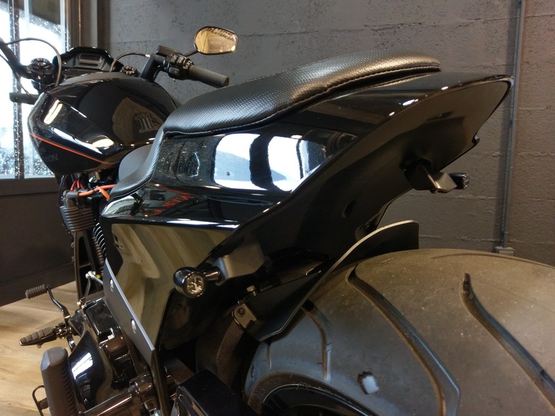 Design de acces Ținătoare de semnalizare negre de pereche Harley Davidson FXDR114 Figura 1