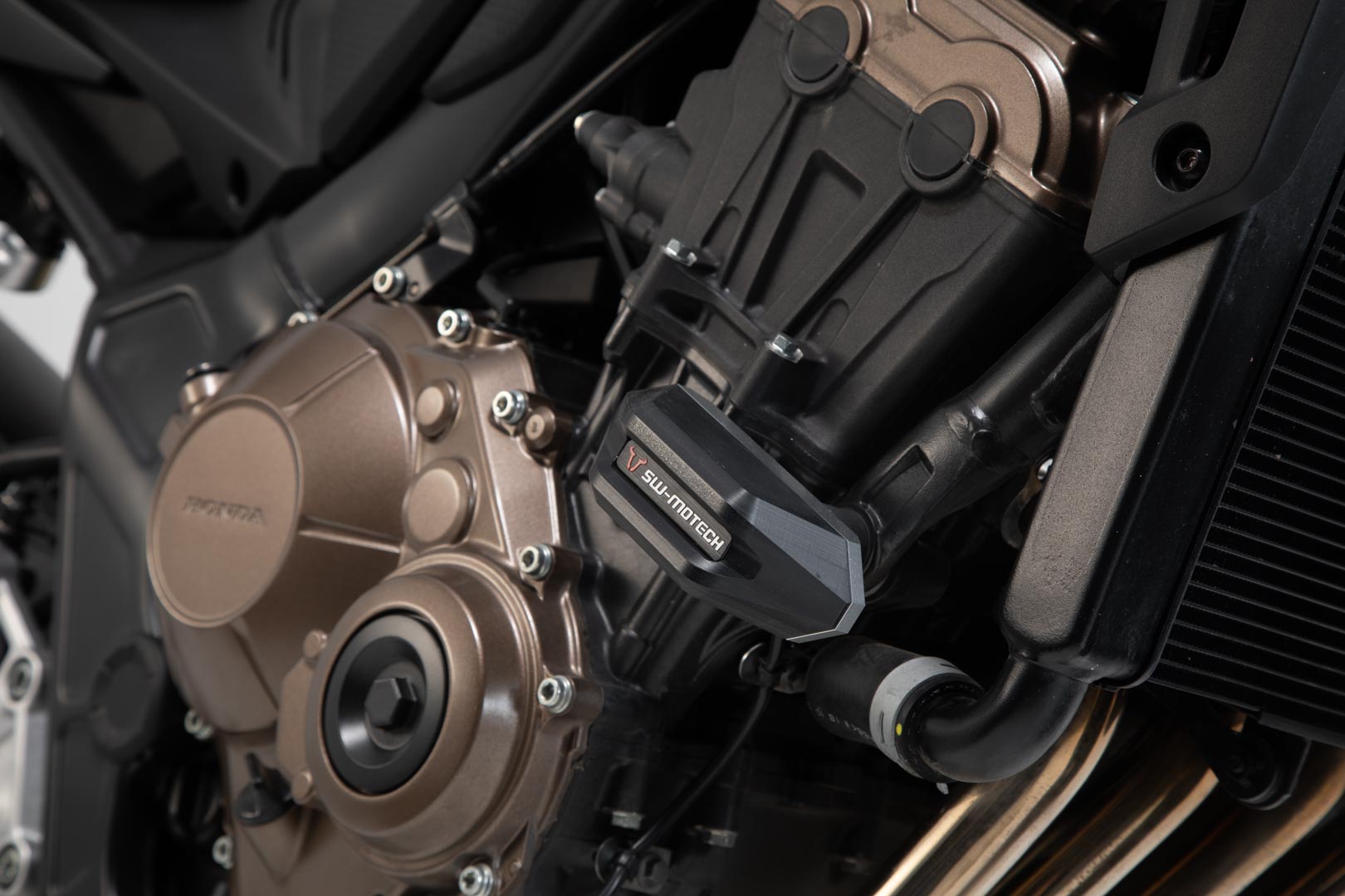 Kit SW-Motech Frame slider - Negru. Honda CB650R (18-23). Figura 3