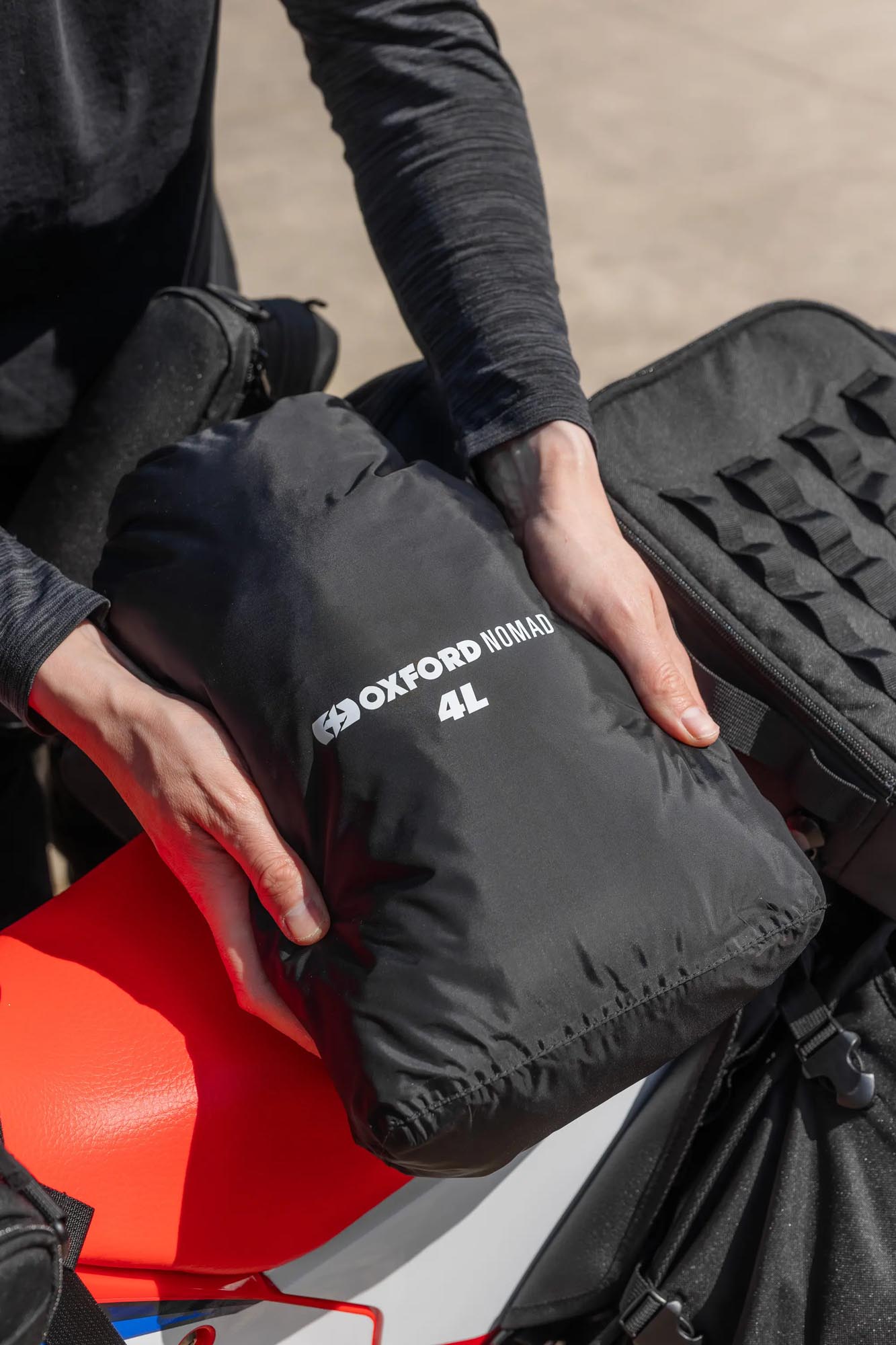 Oxford Nomad 4L Saco Estanque Figura 5