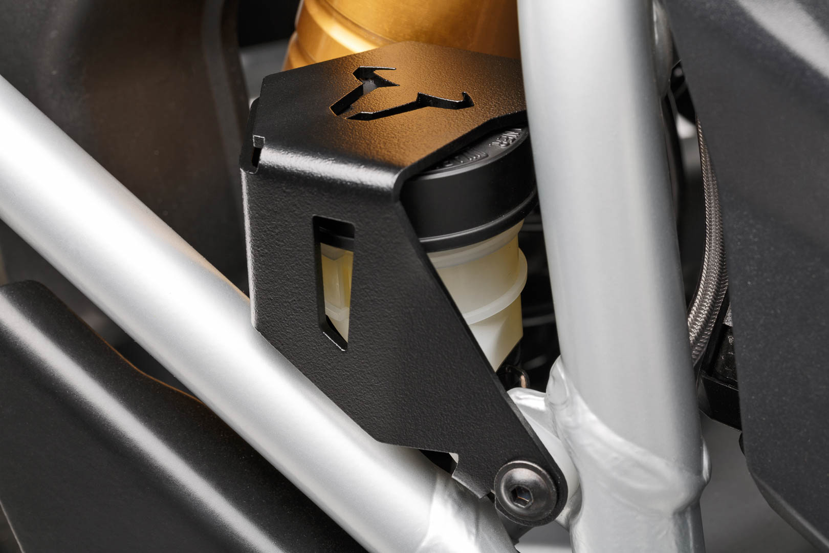 Protector de rezervor de lichid de frână SW-Motech - Negru. BMW R1200GS, R1250GS. Figura 1