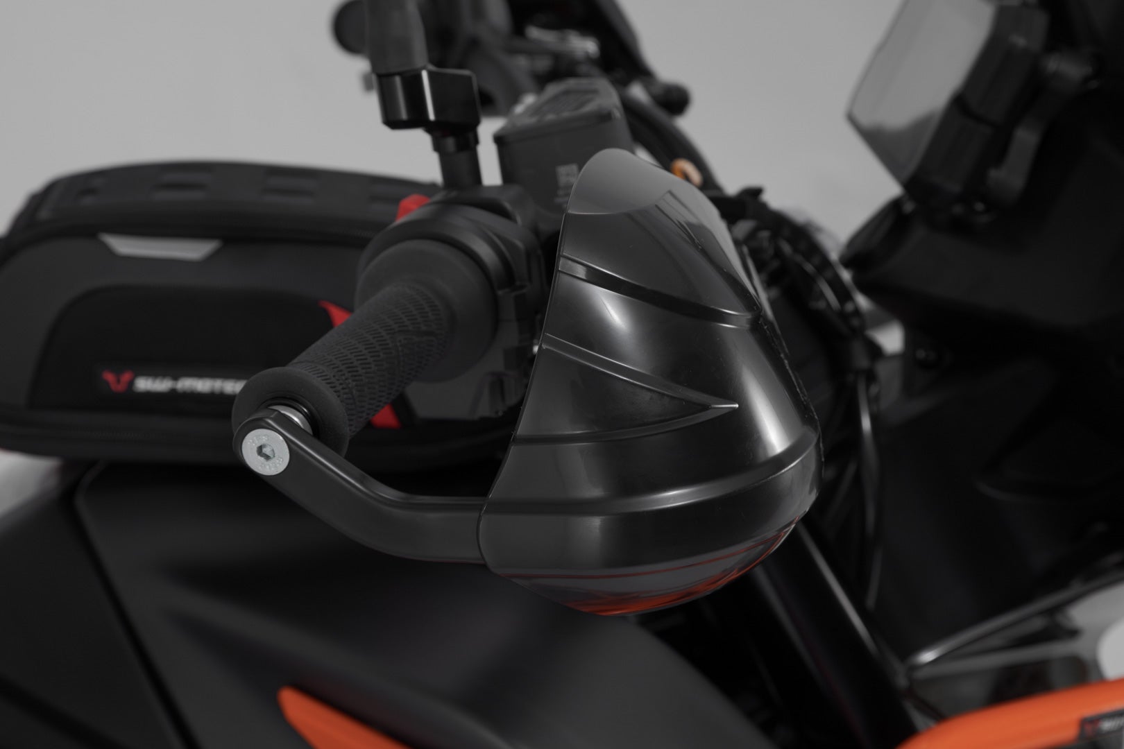 Kit de guarda de mão SW-Motech BBSTORM - Preto. KTM 790 Adv/R (19-), 890 Adv/R (20-22). Figura 4