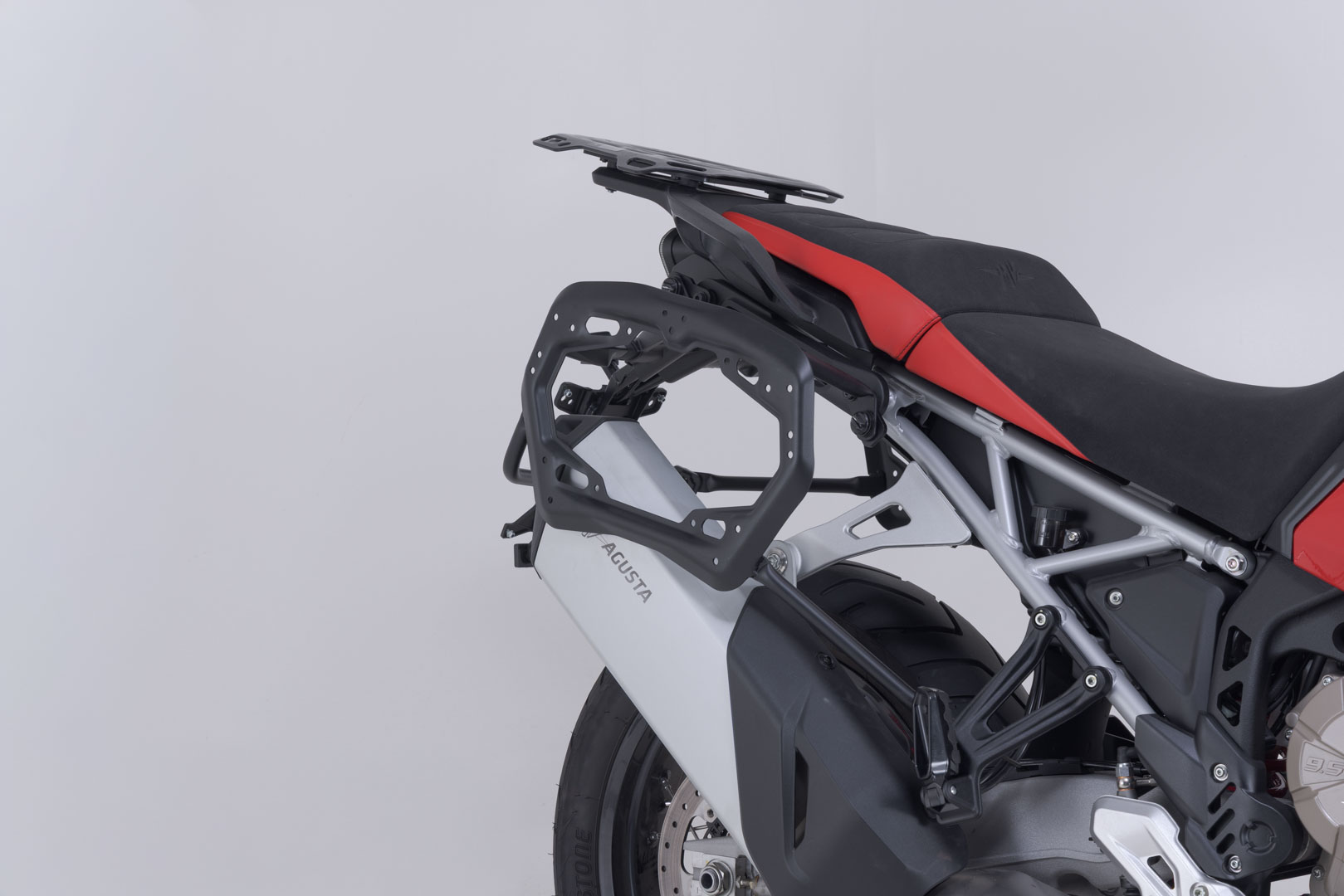 SW-Motech PRO sidebærer – svart. MV Agusta Enduro Veloce (24-). Figur 3