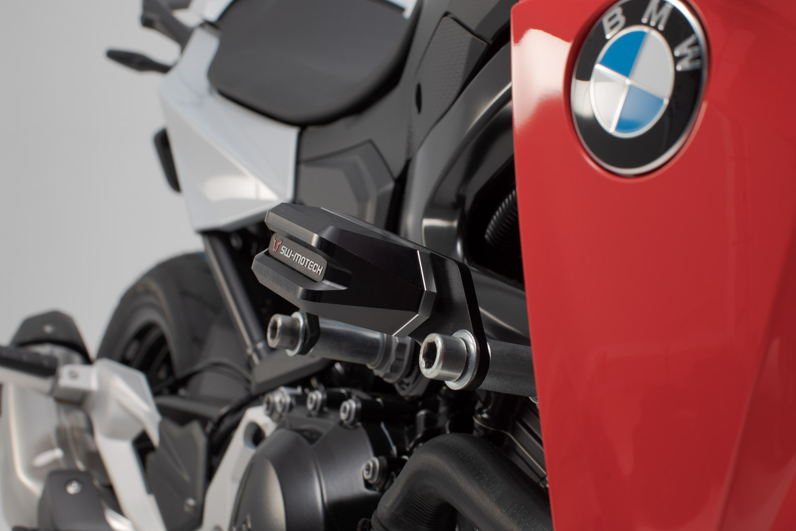 Kit SW-Motech Frame slider - Negru. BMW F 900 R (19-). Figura 4
