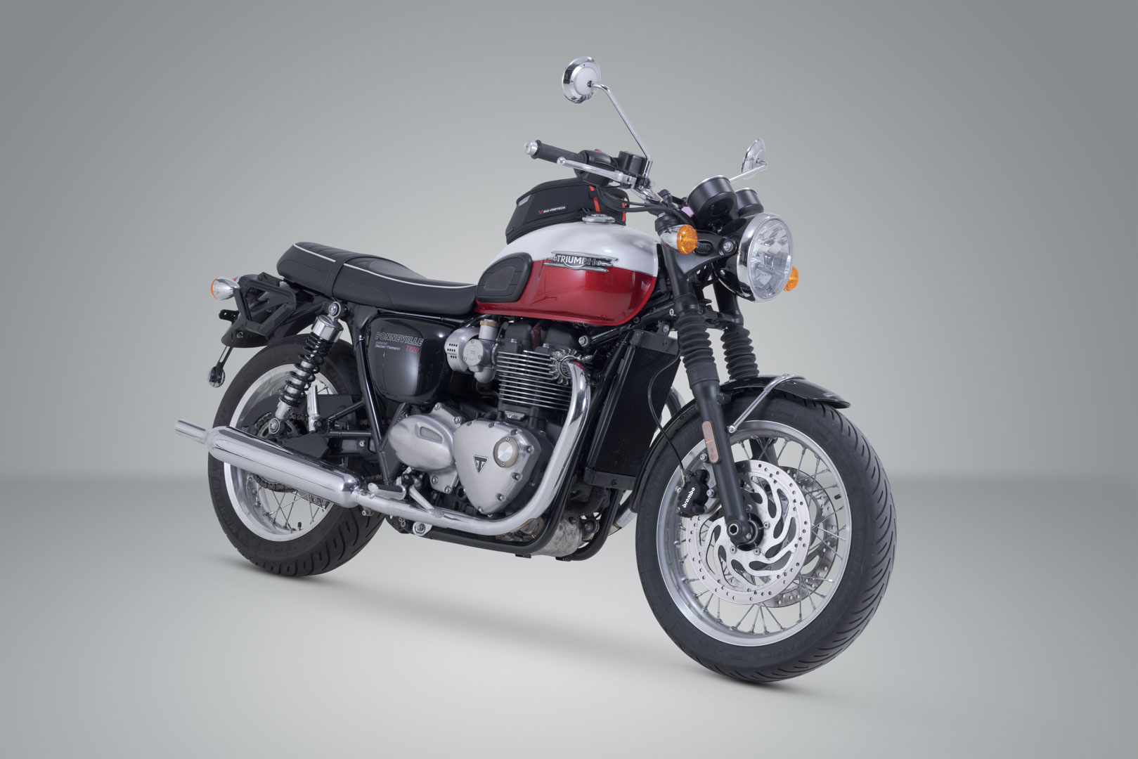 SW-Motech V-LOC Sidbärare höger - Triumph Bonneville T100 (16-) / T120 (15-). Figur 2