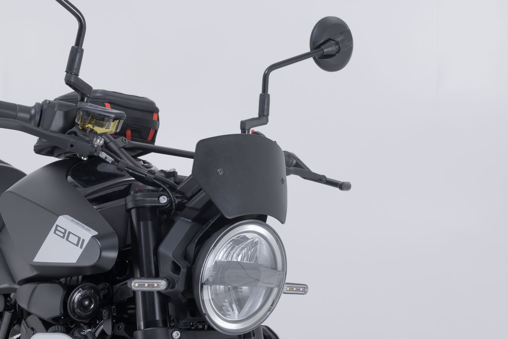 Parbrizul SW-Motech - Negru. Husqvarna Svartpilen 801 (24-). Figura 2