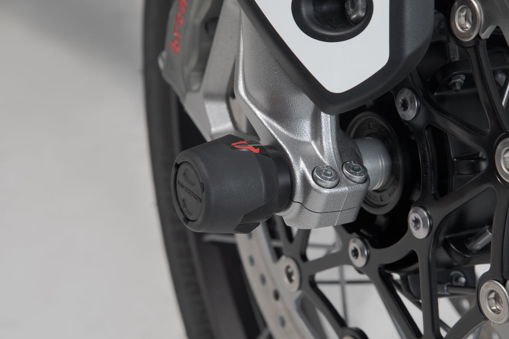 SW-Motech Slider set for front axle - Black. Triumph, Honda, Voge, Yamaha models. Figure 5