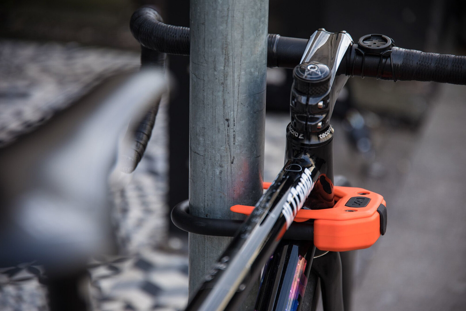Hiplok DX U-Lock orange Figure 8