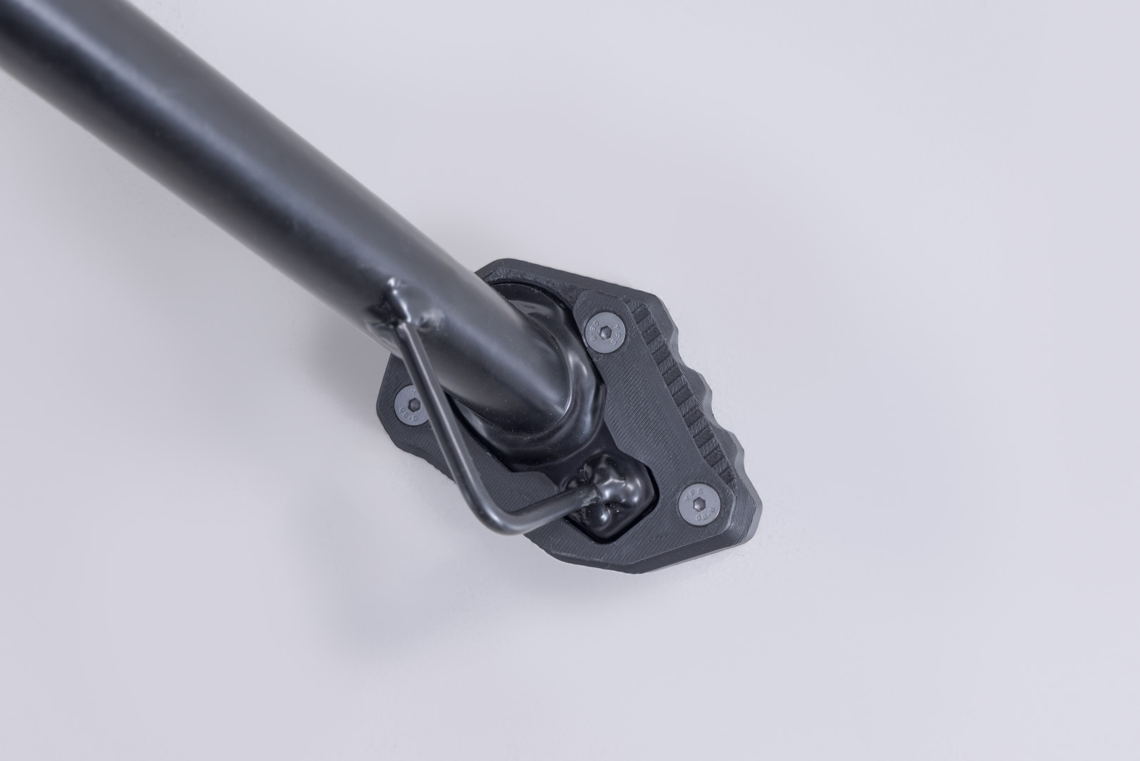 SW-Motech förlängning för sidofot – svart/silver. KTM 250 Advanced, 390 Rad (25-). Figur 1