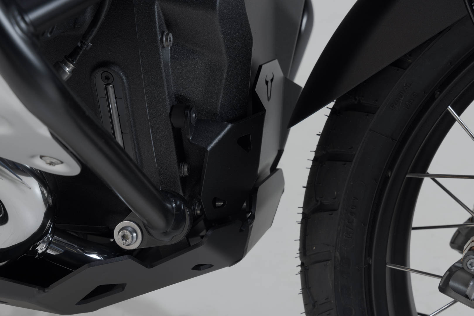 Extensia protecției motorului SW-Motech - Neagră. BMW R 1300 GS / Adventure, R 1300 R/RT. Figura 4