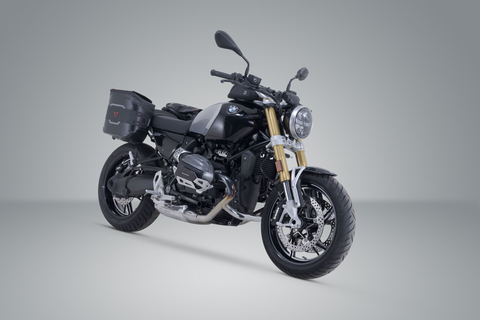 SW-Motech Side Bag WP sistem V-LOC - 11/11 l. BMW R 12 S / R 12 nineT (23-). Figura 2