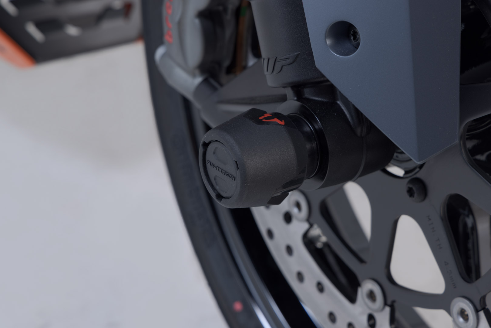 Set SW-Motech Slider pentru puntea față - Negru. Modele KTM / CFMoto / Husqvarna. Figura 5