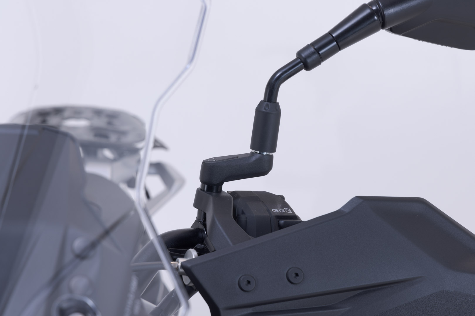 Extensia oglinzii SW-Motech - Neagră. Suzuki V-Strom 800DE/1050DE, GSX-S1000GX. Figura 2