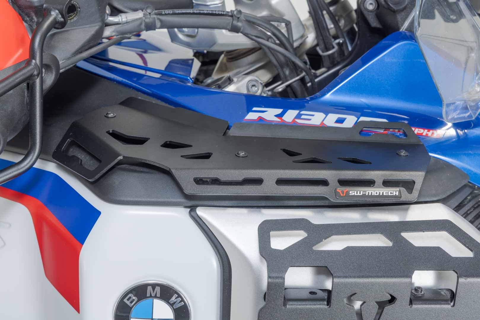 Ripiano serbatoio SW-Motech - Nero. BMW R 1300 GS Adventure (23-). Figura 5