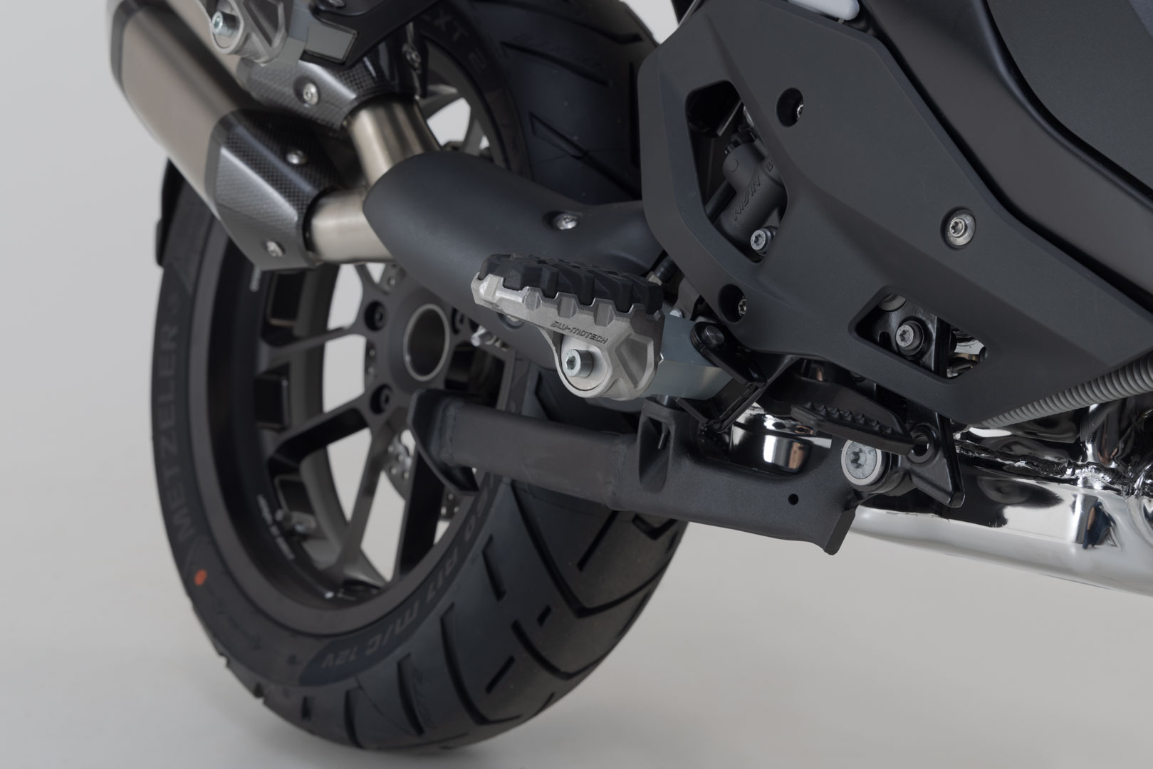 Kit de suport pentru picioare SW-Motech EVO - BMW R 1200 GS, R 1250 GS, R 1300 GS. Figura 4