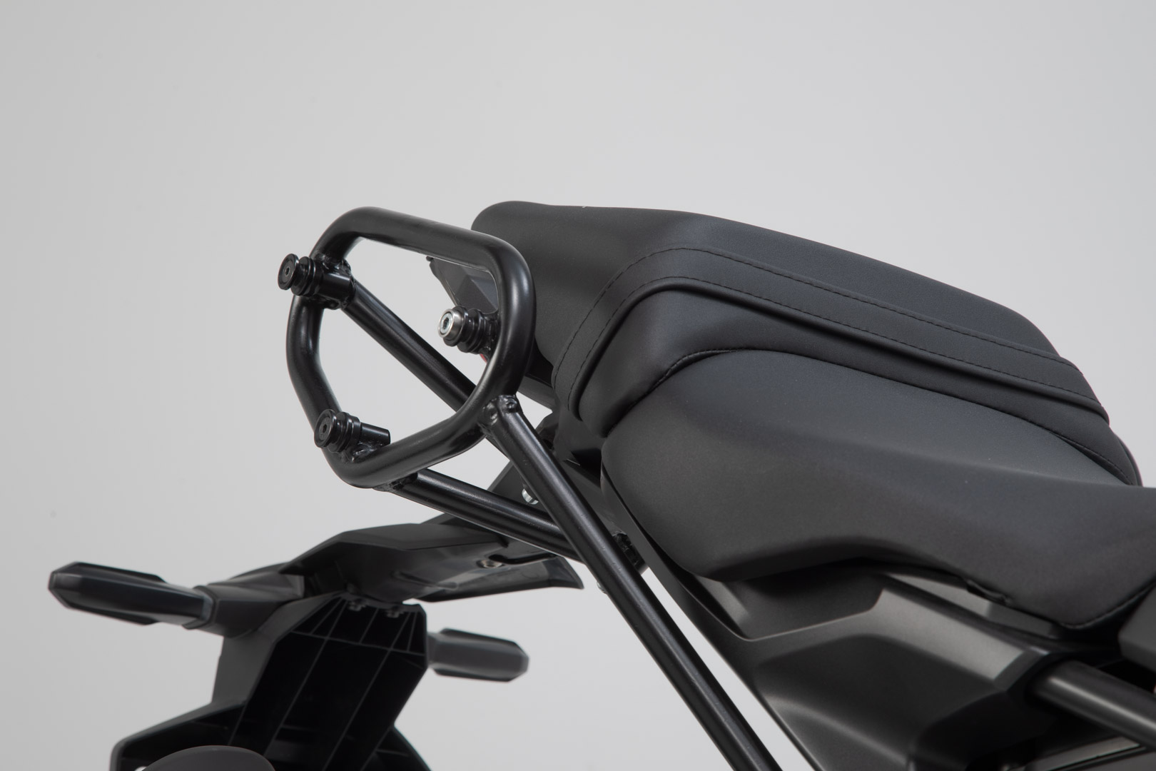 Sistem lateral SW-Motech URBAN ABS - 2x 16,5 l. Honda CB300R (18-) / CB125R (18-). Figura 3