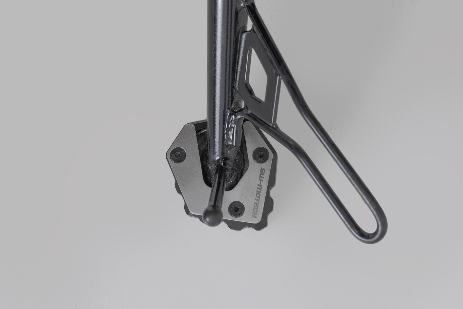 Extensie SW-Motech pentru piciorul lateral - Negru/argintiu. Moto Guzzi V85 TT (24-). Figura 2