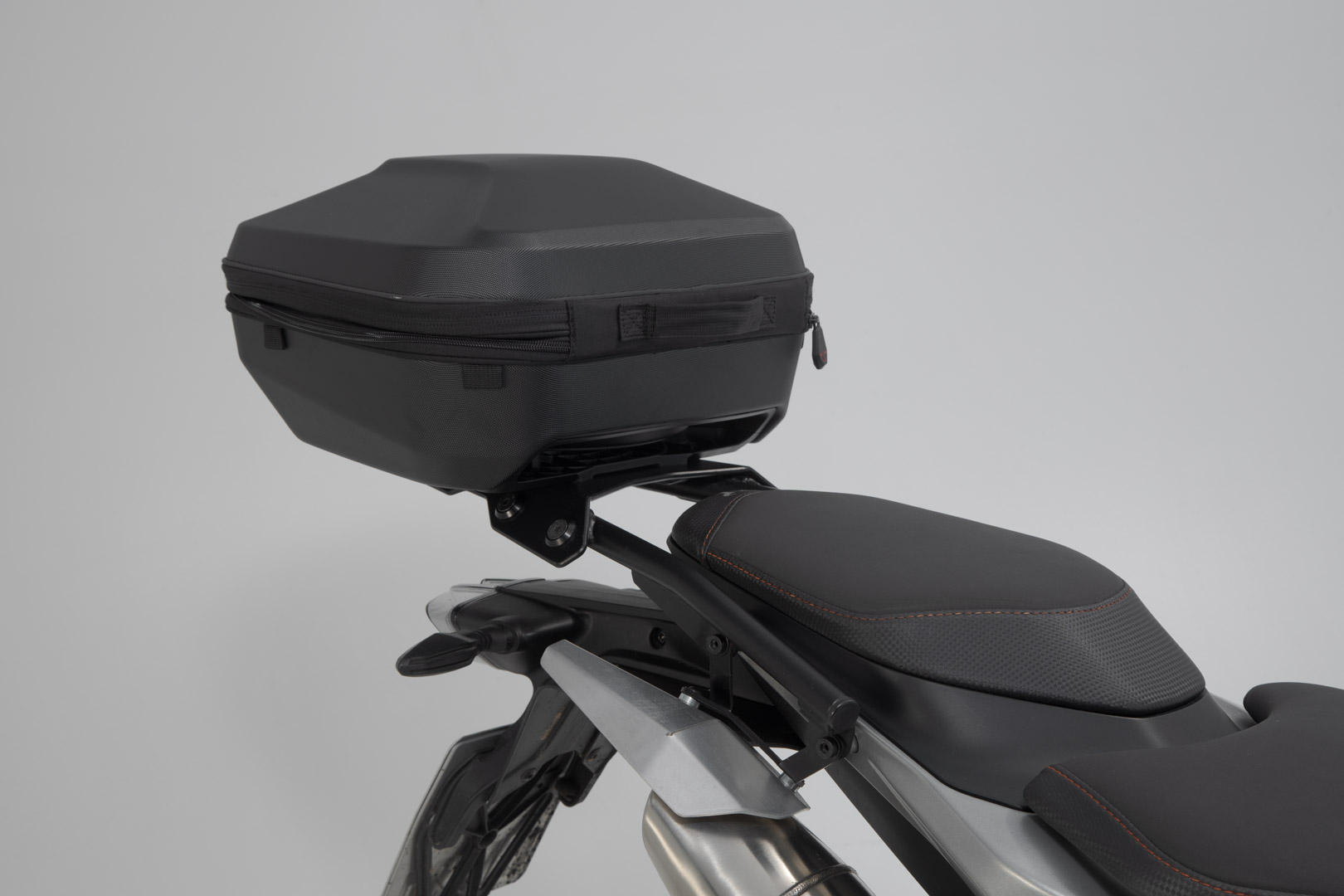 SW-Motech STREET-RACK - Negru. KTM 790 Duke (18-) / 890 Duke R (19-). Figura 5