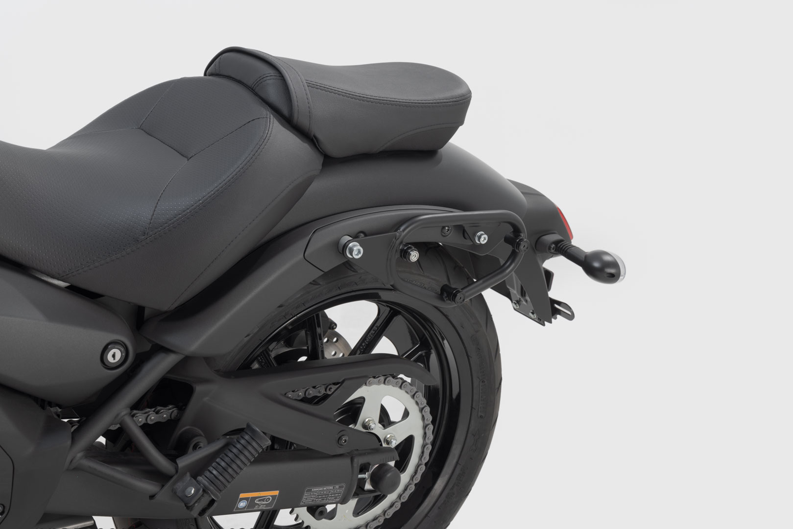 Portavion lateral SW-Motech SLC stânga - Kawasaki Vulcan S (16-). Figura 3