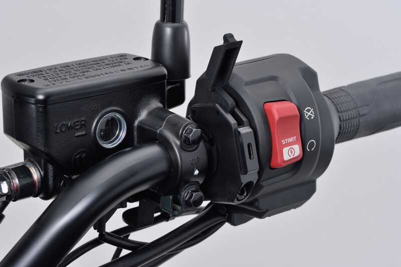 Daytona Slimmad USB Typ-C Strömförsörjning Plast - Styre Ø22,2/25,4 Figur 6