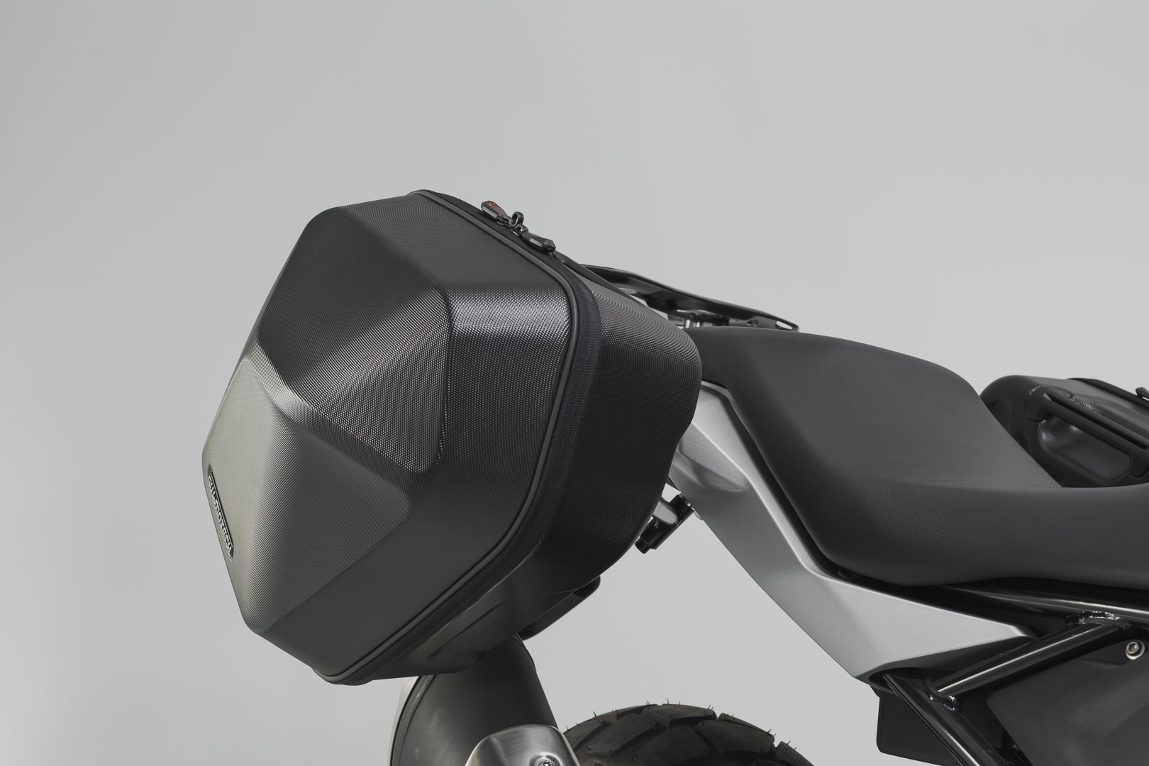 Sistem lateral SW-Motech URBAN ABS - 2x 16,5 l. BMW G 310 GS (17-). Figura 1