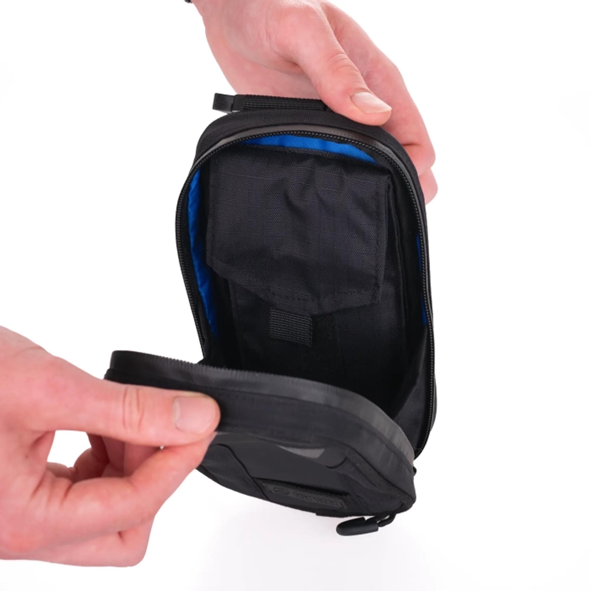 Oxford Atlas Pocket for Backpack Figure 7