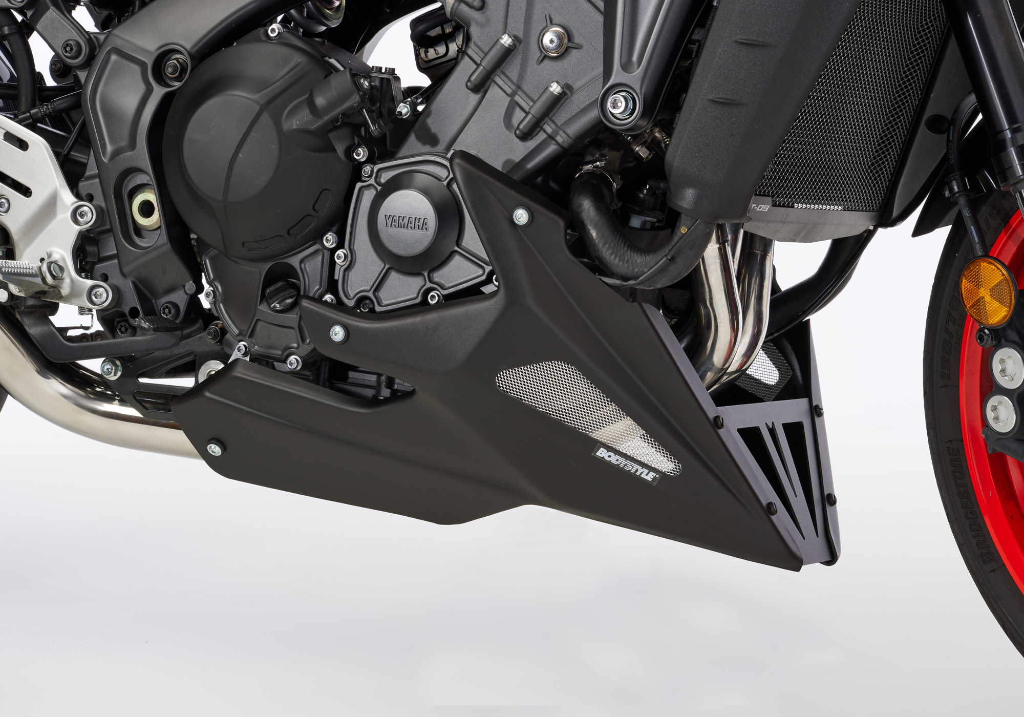 BODYSTYLE ventre pan ABS plastiques noir mat Figure 1