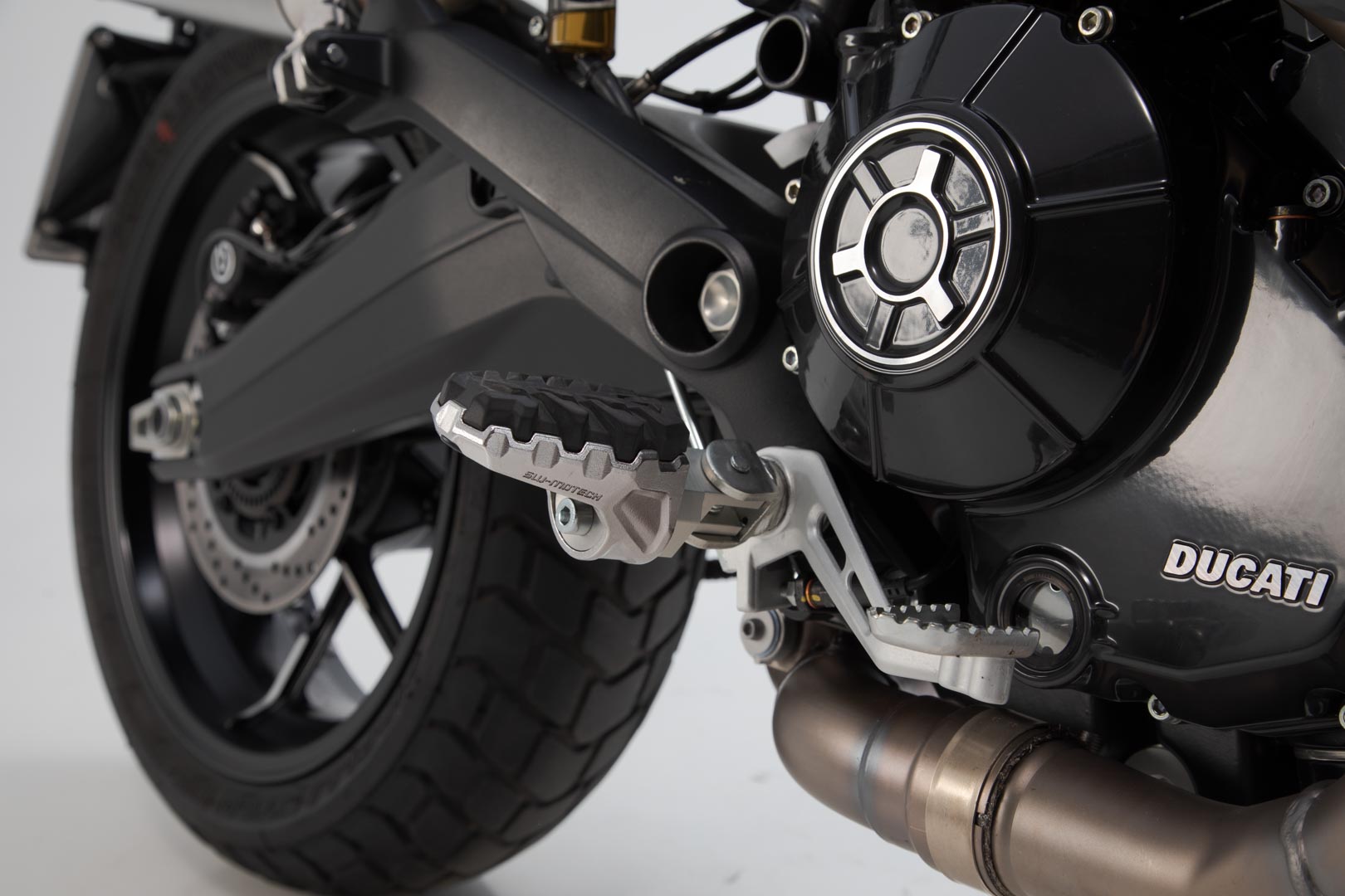 SW-Motech EVO fotstöd kit - Ducati modeller / Benelli TRK 502 X (18-). Figur 1