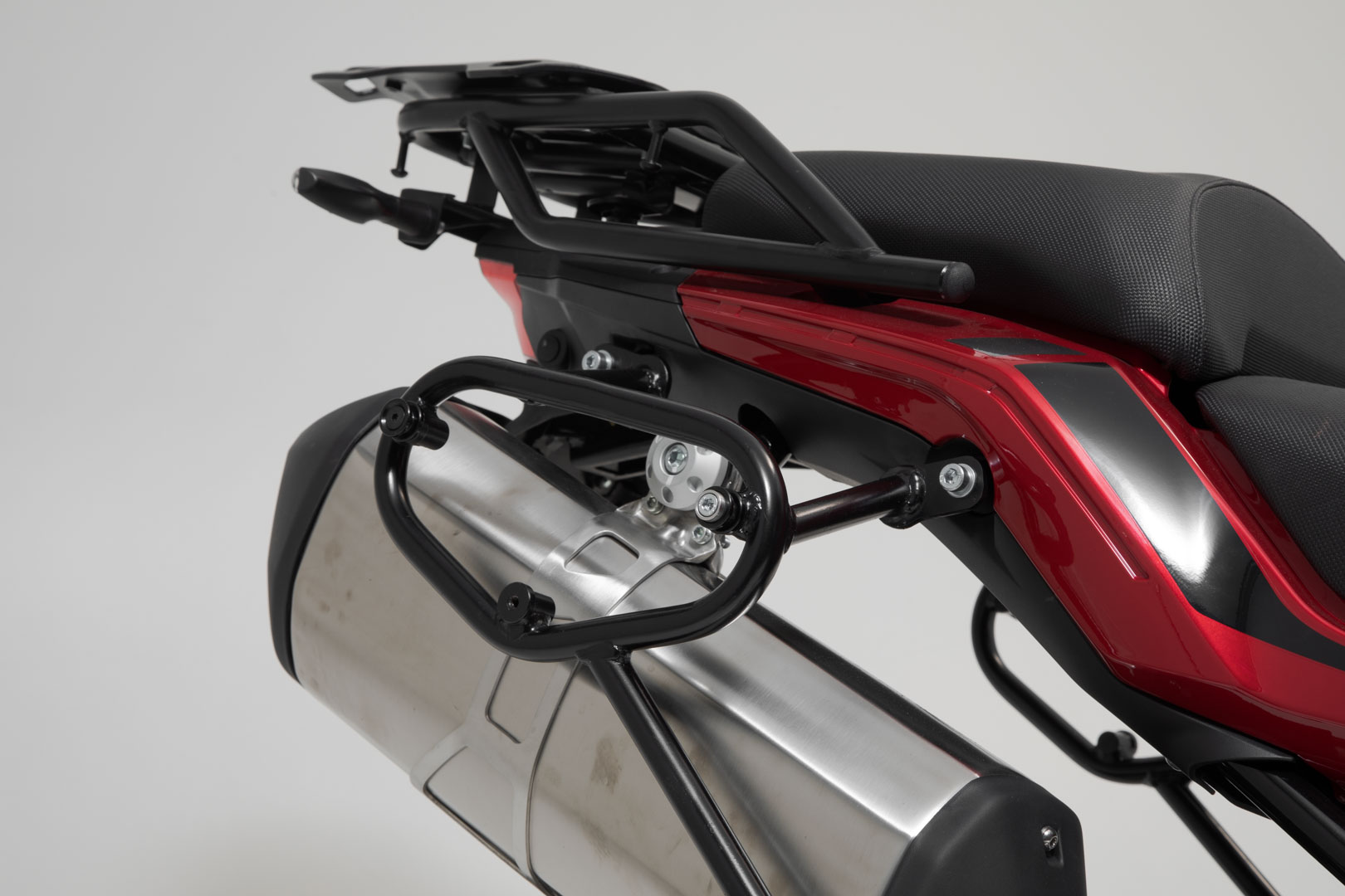 Sistem lateral SW-Motech URBAN ABS - 2x 16,5 l. Benelli TRK 502 X (18-). Figura 4