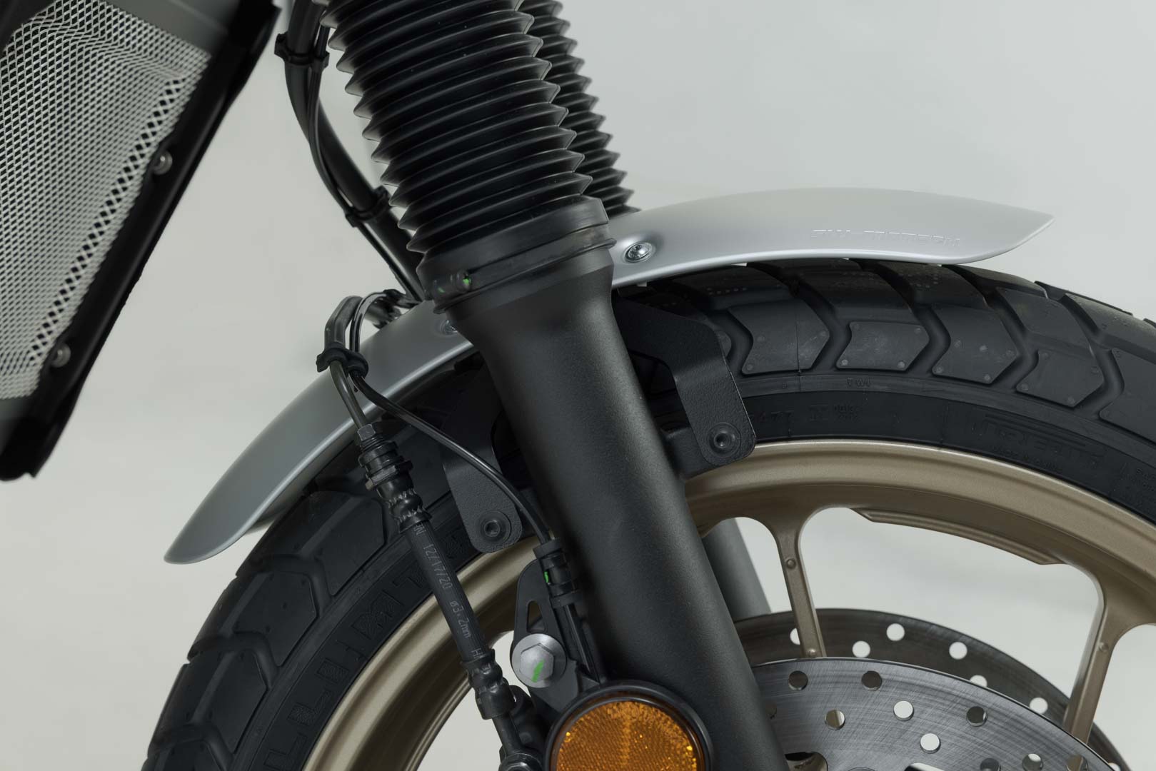 Kit SW-Motech Fender - Argintiu. Yamaha XSR700 (15-) / XSR700 XT (19-). Figura 5