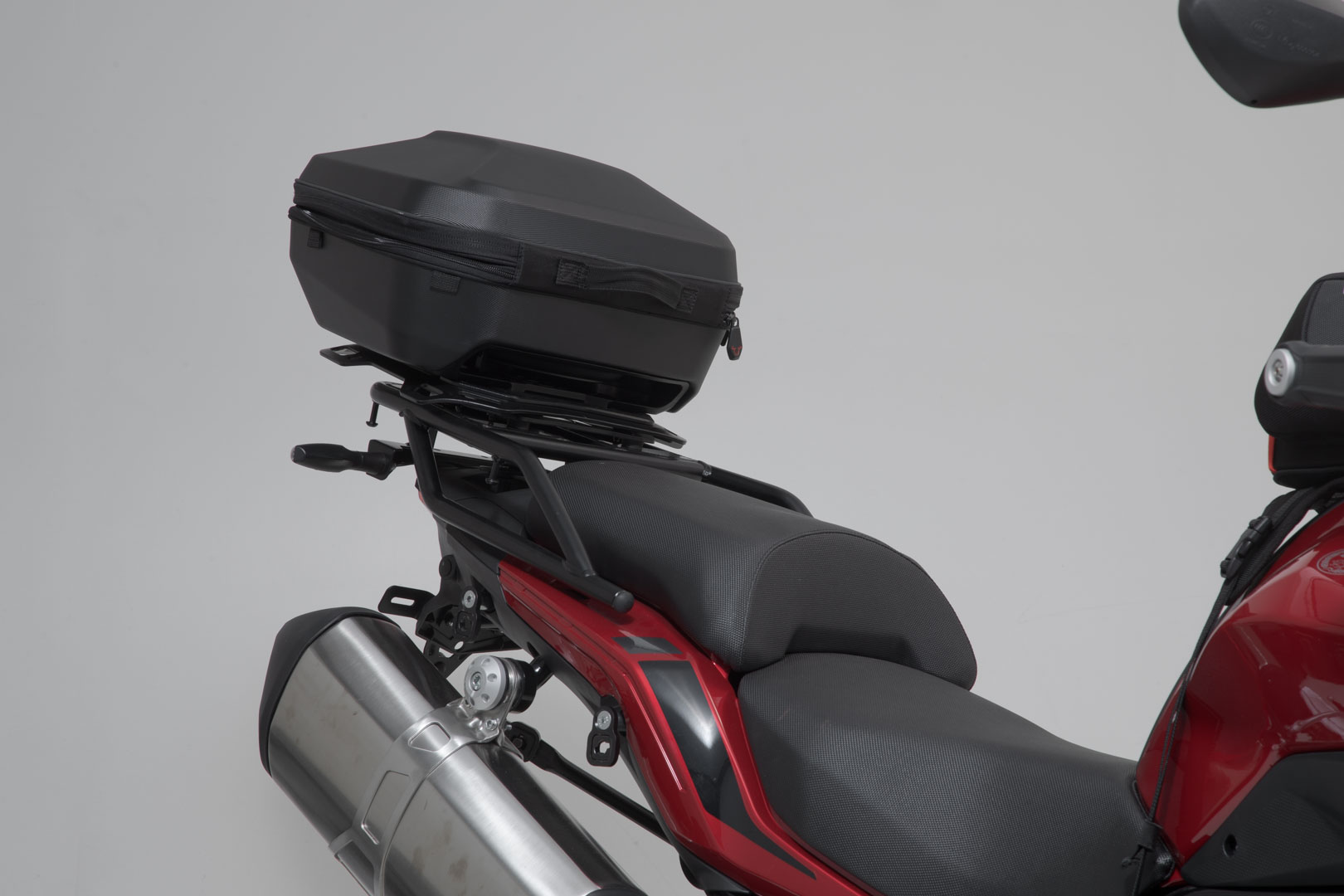 SW-Motech URBAN ABS topcase system - Svart. Benelli TRK 502 X (18-). Figur 5