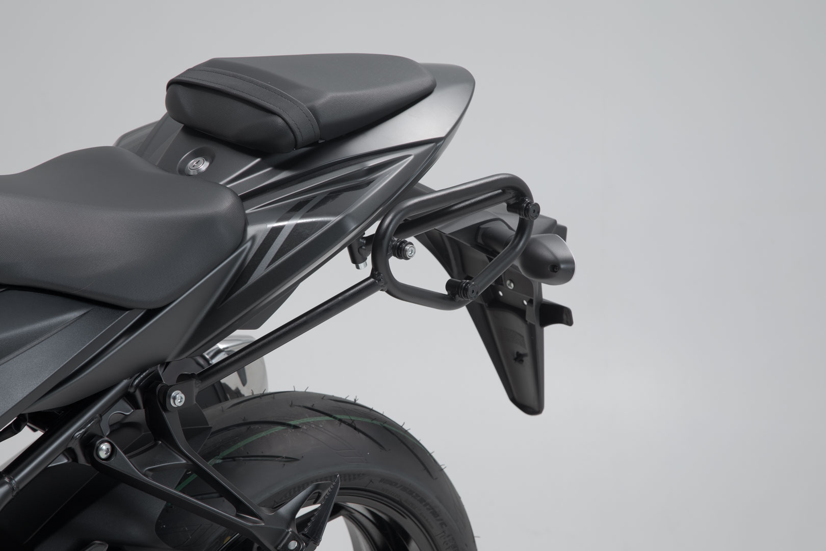Sistem lateral SW-Motech URBAN ABS - 2x 16,5 l. Suzuki GSX-S 750 (16-). Figura 5
