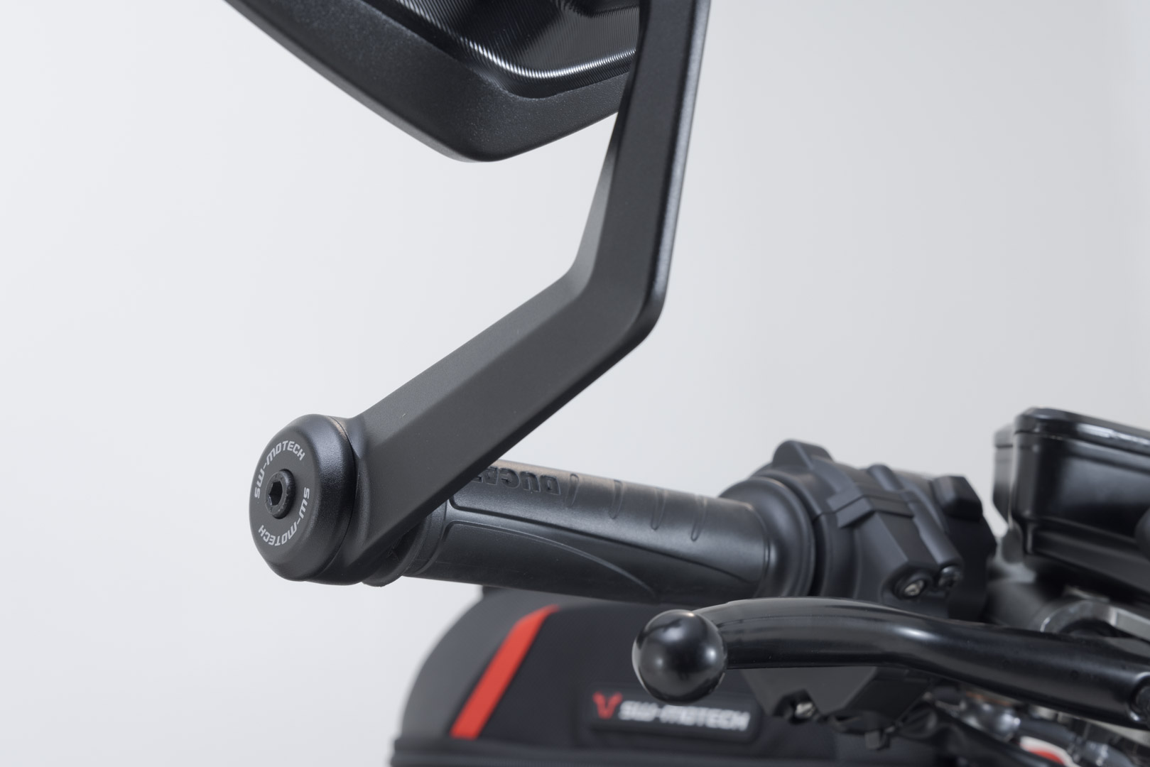 SW-Motech Bar ändspeglar - Ducati Diavel V4 (23-). Figur 5