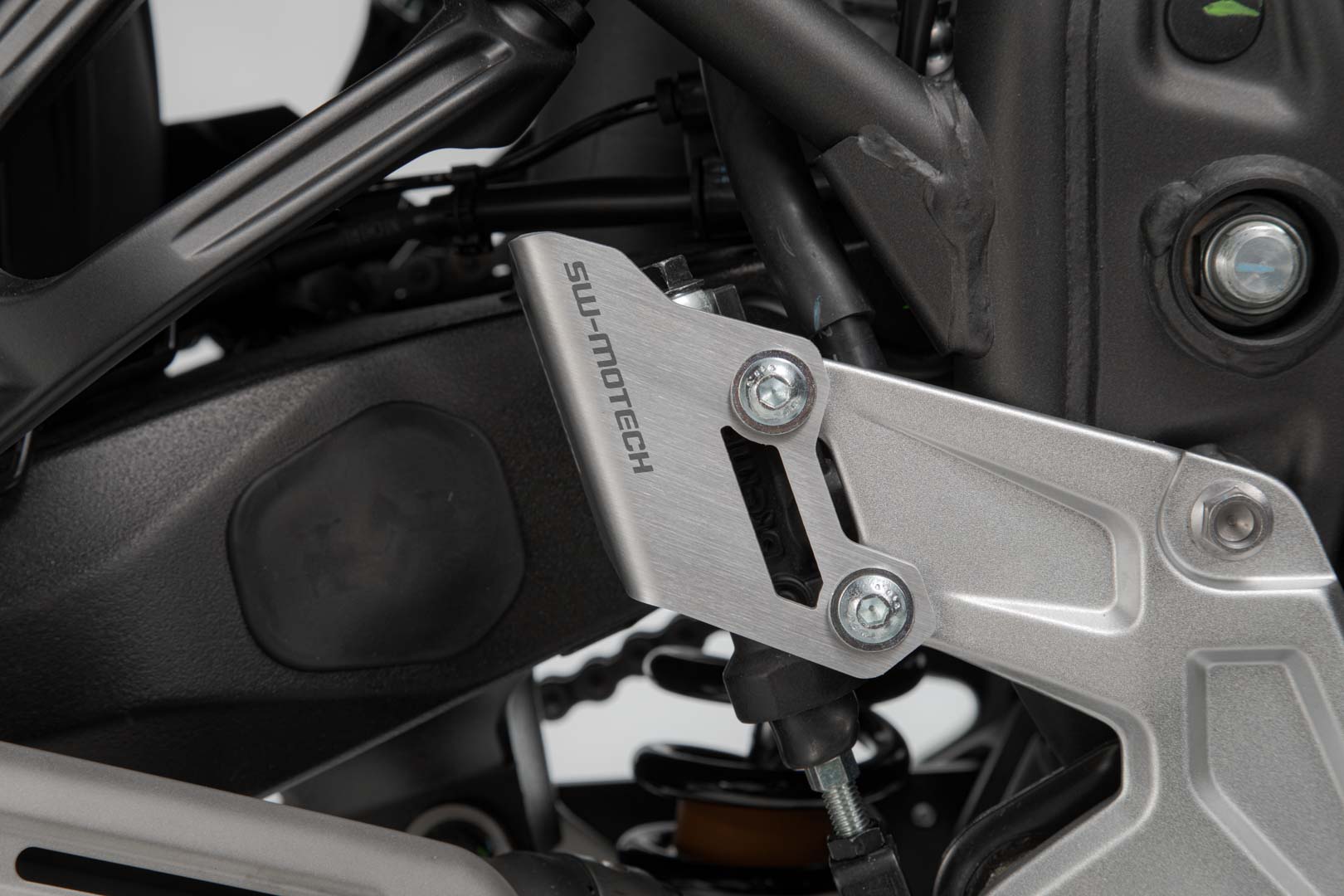 SW-Motech Protector cilindru de frână - Argintiu. Modele Yamaha Ténéré 700 (19-). Figura 1