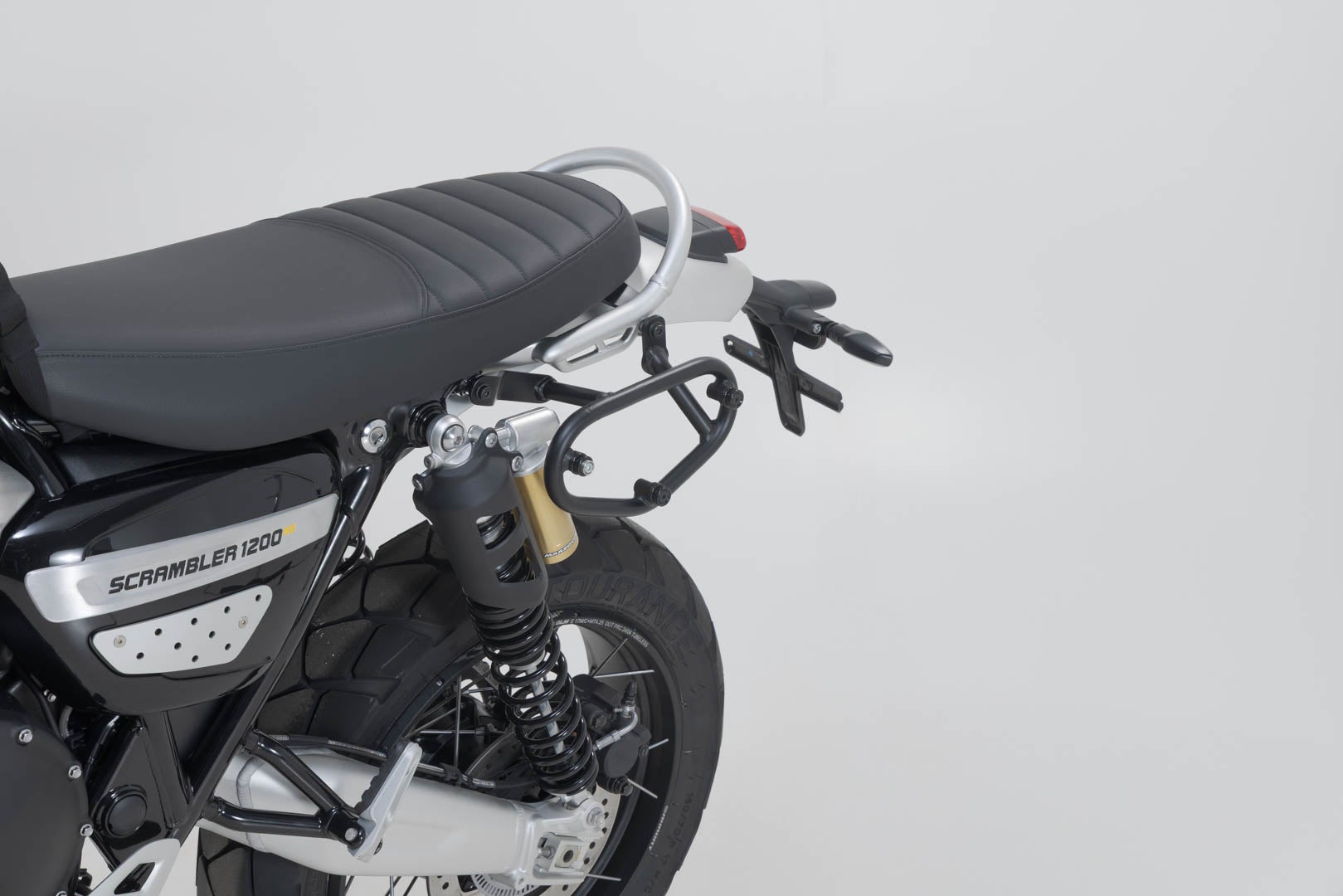 Suporte lateral esquerdo SW-Motech SLC - Triumph Scrambler 1200 XC/XE (18-), X/XE (23-). Figura 3