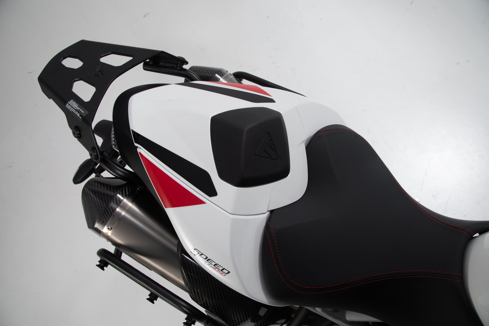 Sistem lateral SW-Motech URBAN ABS - 2x 16,5 l. Triumph Speed Triple 1050 (18-). Figura 5